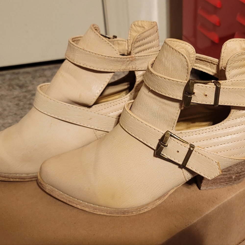 Forever 21 booties